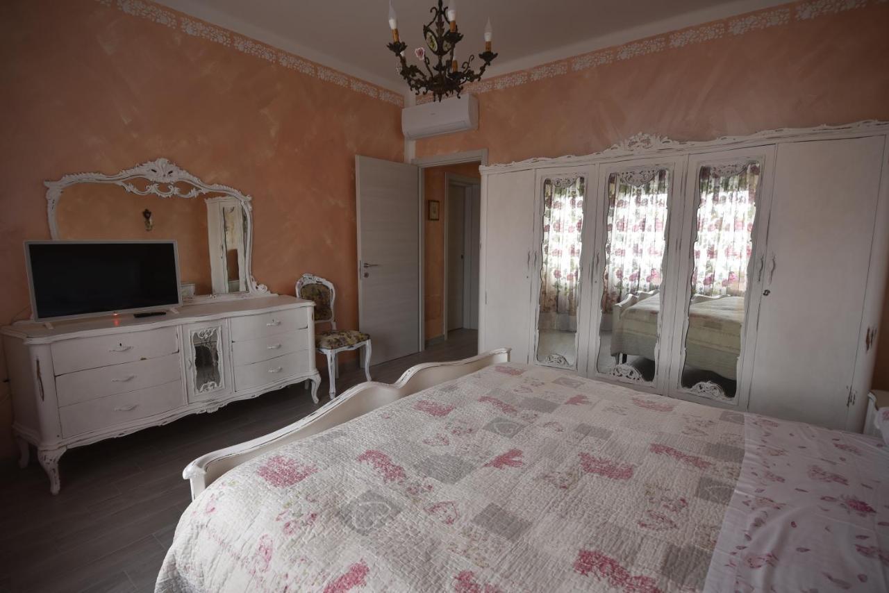 Le Bouganville Apartment ديسينسانو ديل غاردا المظهر الخارجي الصورة