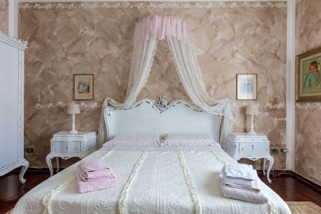 Le Bouganville Apartment ديسينسانو ديل غاردا المظهر الخارجي الصورة