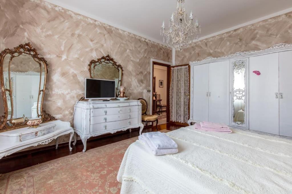 Le Bouganville Apartment ديسينسانو ديل غاردا المظهر الخارجي الصورة