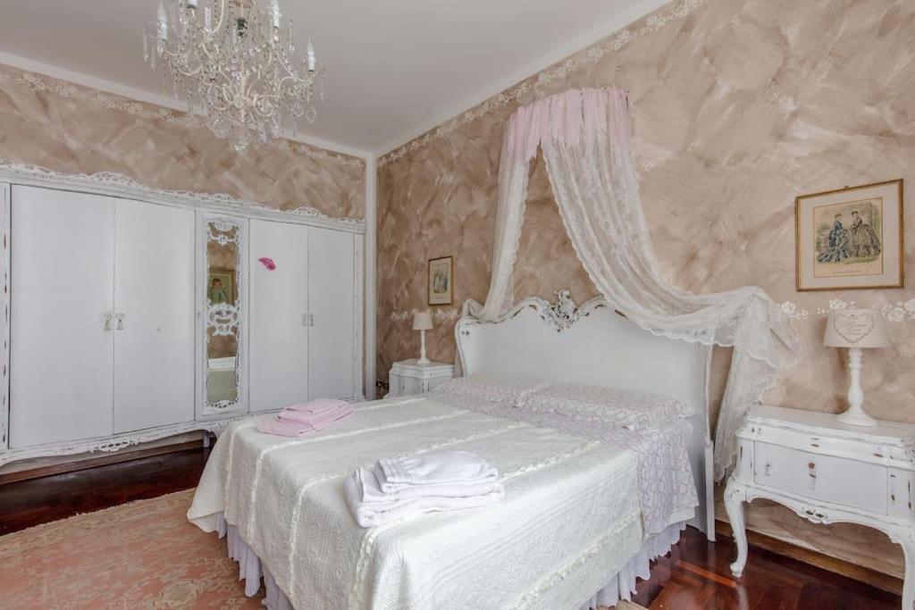 Le Bouganville Apartment ديسينسانو ديل غاردا المظهر الخارجي الصورة
