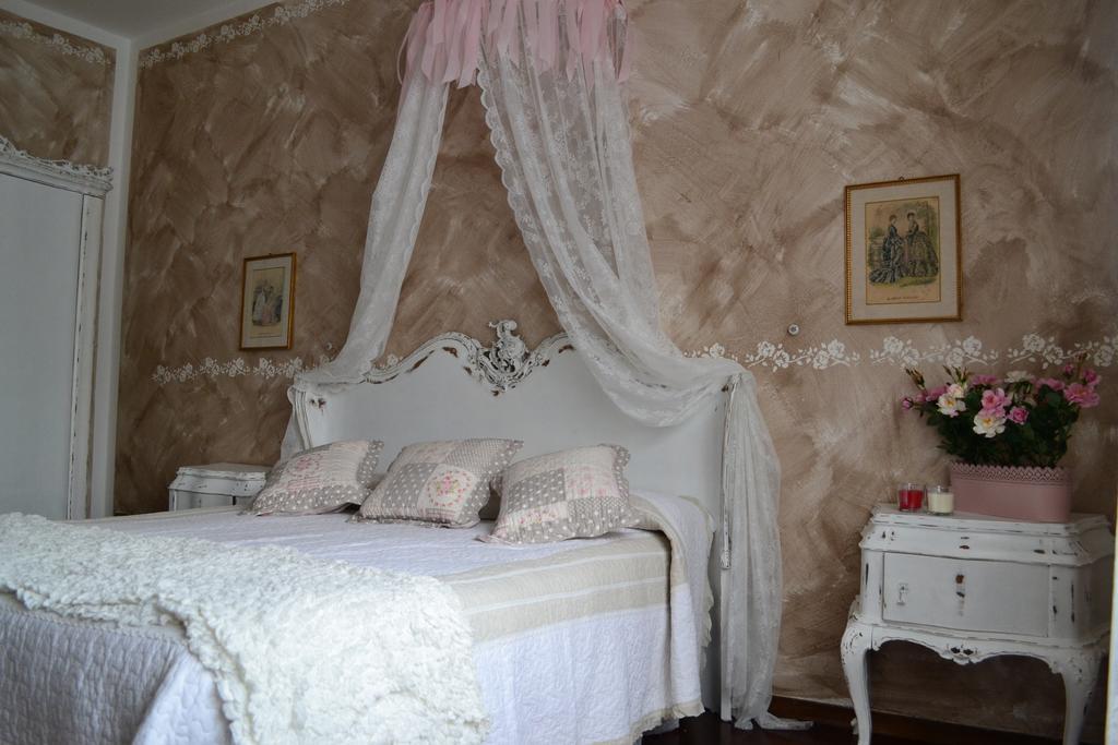 Le Bouganville Apartment ديسينسانو ديل غاردا المظهر الخارجي الصورة