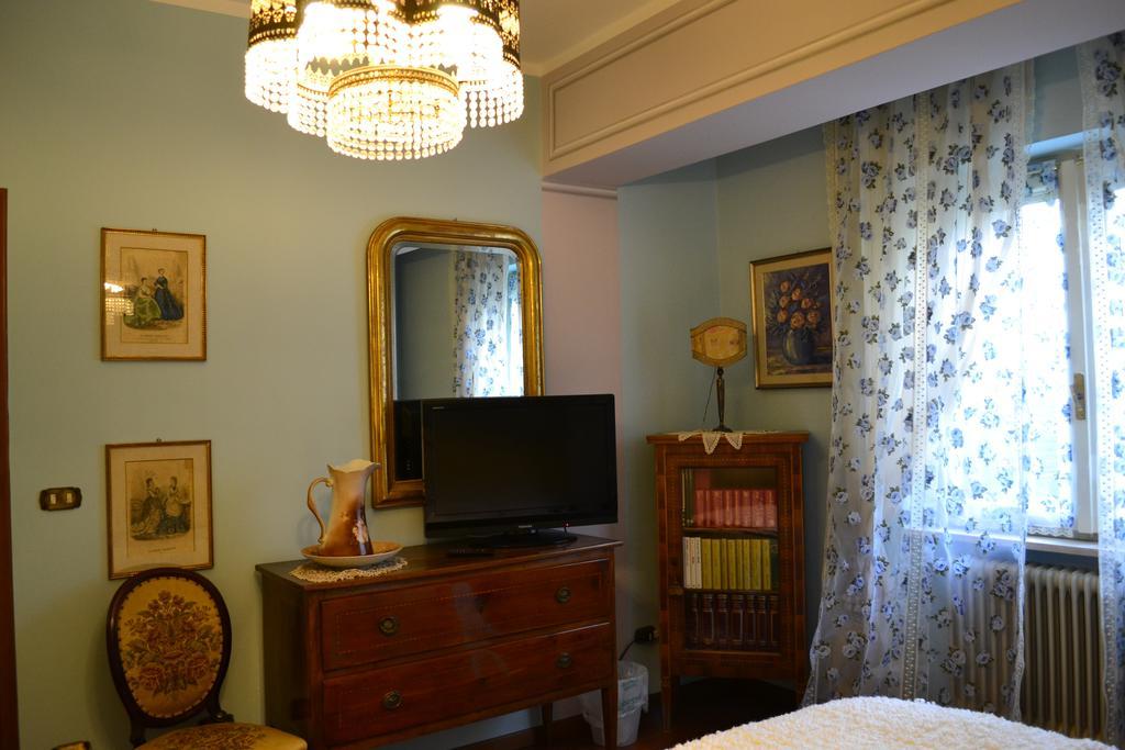 Le Bouganville Apartment ديسينسانو ديل غاردا الغرفة الصورة