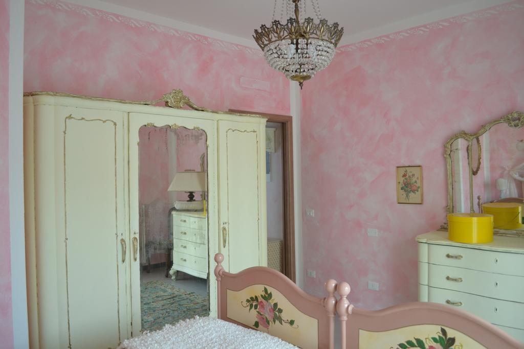 Le Bouganville Apartment ديسينسانو ديل غاردا المظهر الخارجي الصورة
