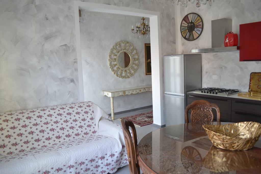 Le Bouganville Apartment ديسينسانو ديل غاردا المظهر الخارجي الصورة
